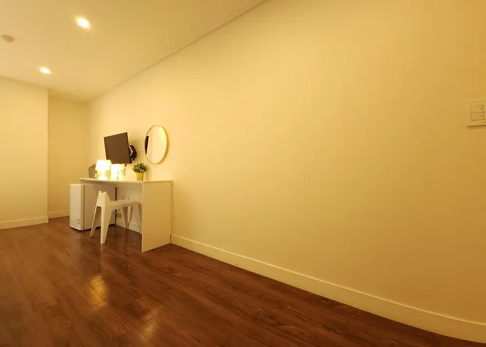 Oyo Myeongdong 5 Hostel Seoul