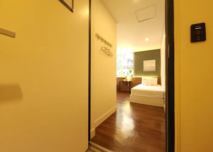 Oyo Myeongdong 5 Hostel Seoul