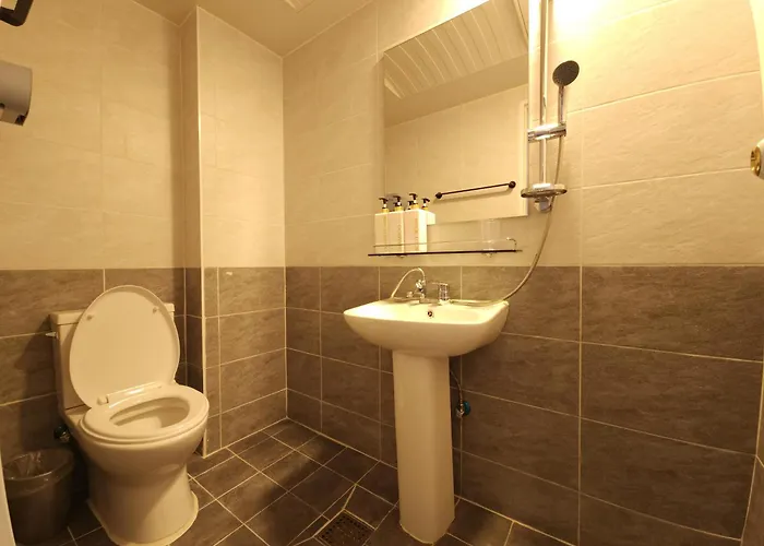 Oyo Myeongdong 5 Hostel *