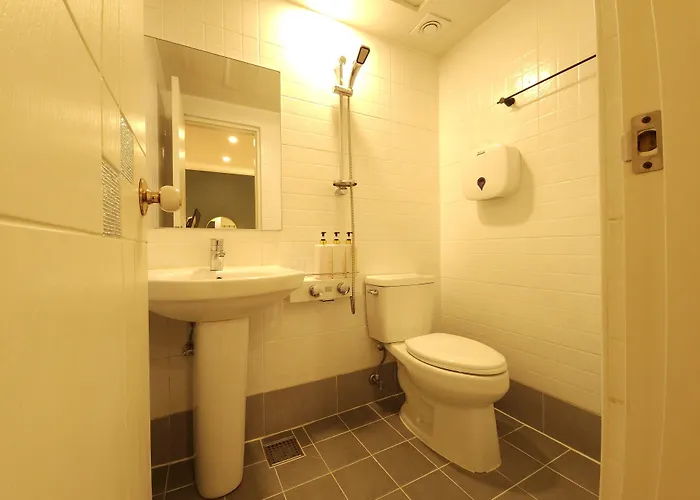 Oyo Myeongdong 5 Hostel