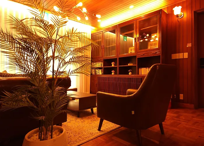 Oyo Myeongdong 5 *